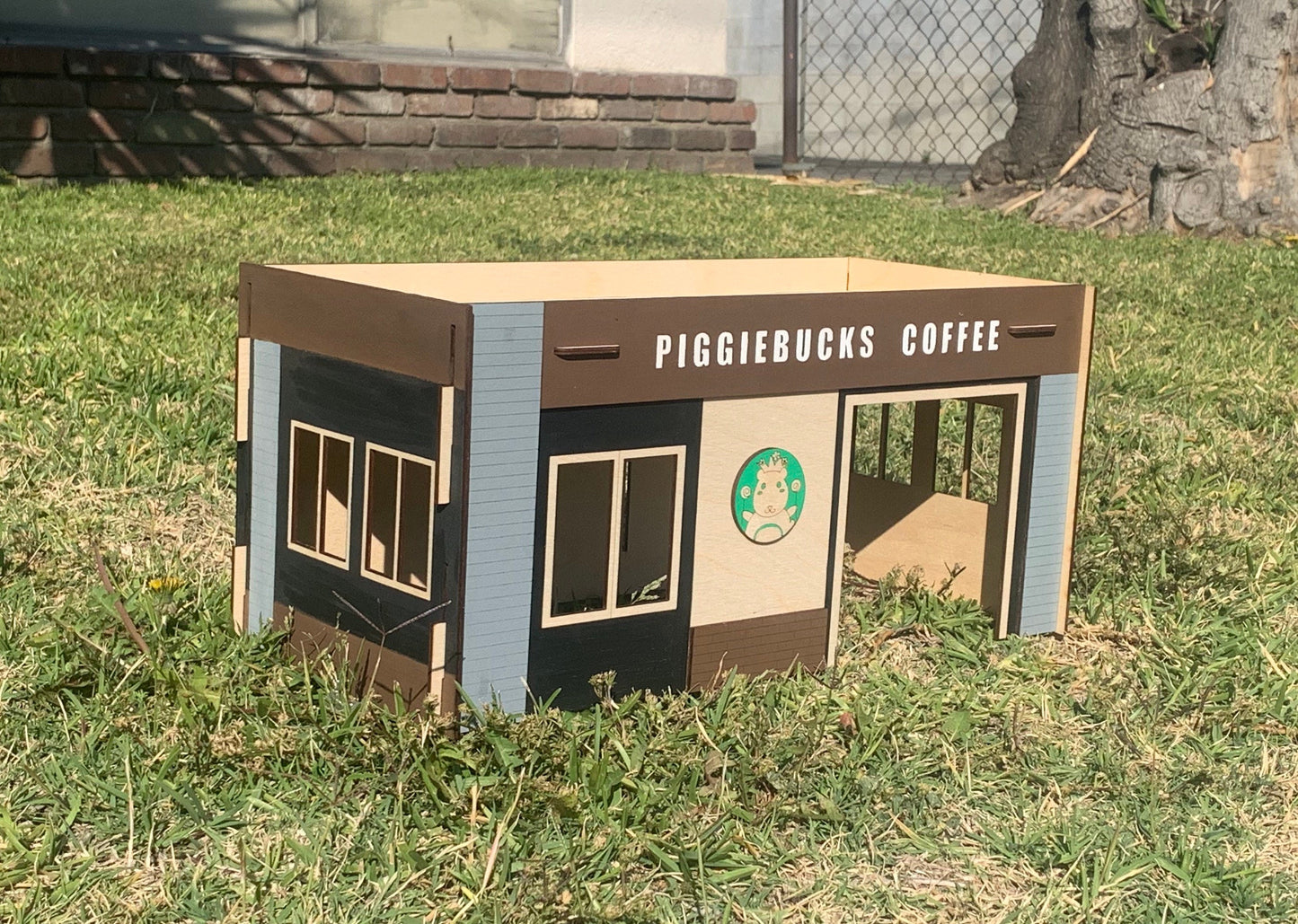 Guinea pig coffee house/ guinea pig hideaway