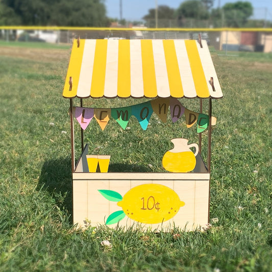 Guinea pig feeder/ Lemonade stand/ Guinea pig Portrait stand photo booth/ Guinea pig playground toy